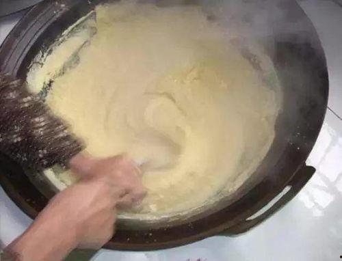 瓜女子吃搅团